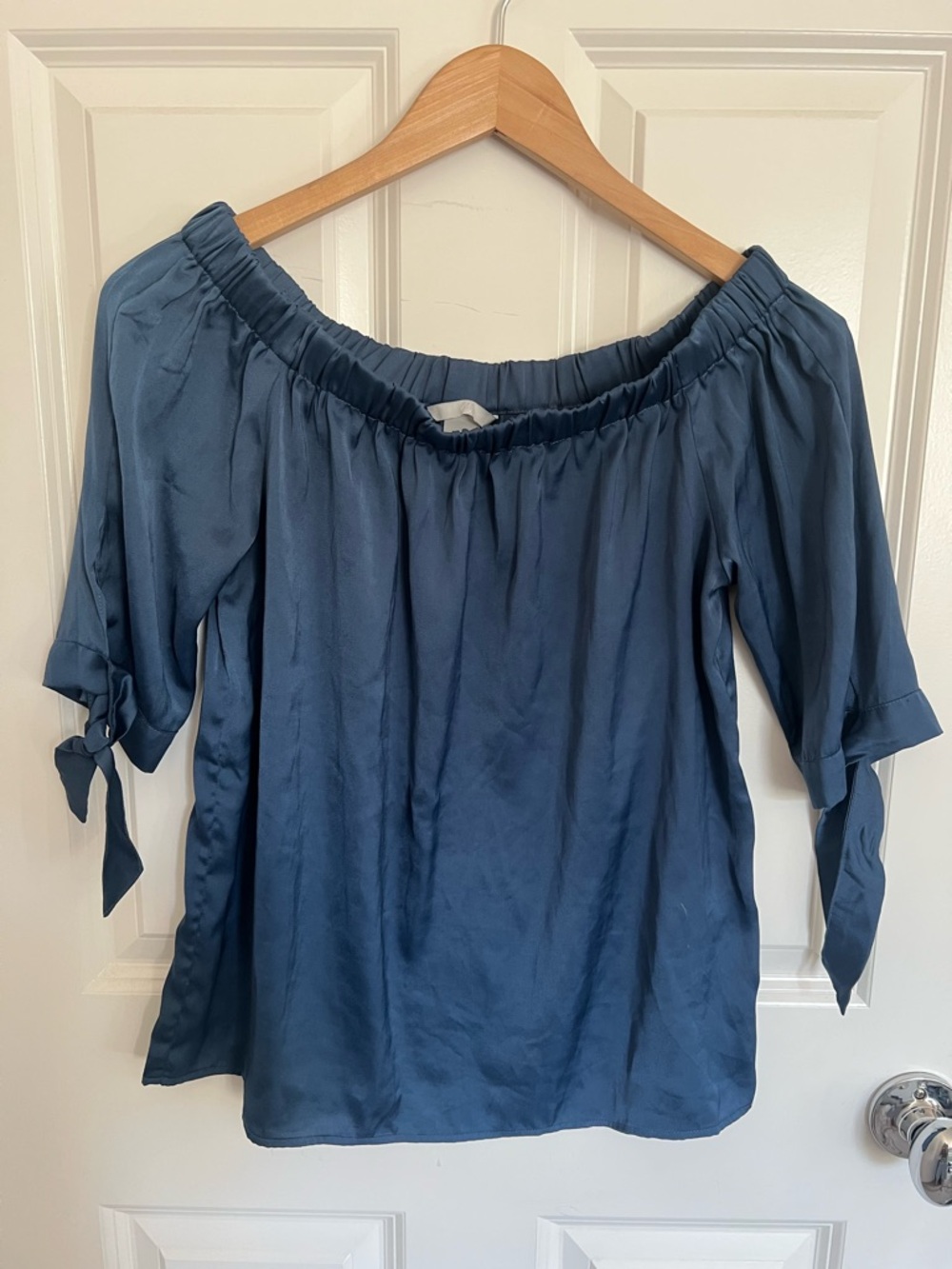 H&MOff-Shoulder Satin Blouse in Slate Blue